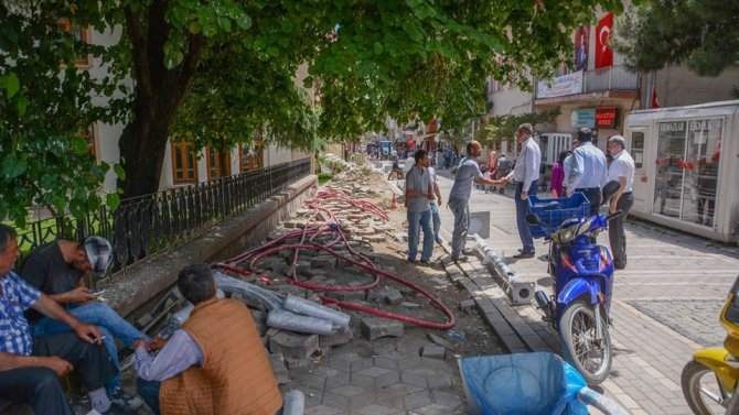 Karacabey’de altyapı çalışmaları tam gaz devam ediyor