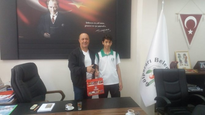 Kazanan yine dostluk oldu