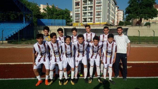 Kazanan yine dostluk oldu