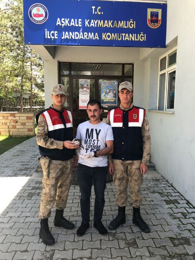 Aşkalede Jandarmadan örnek davranış