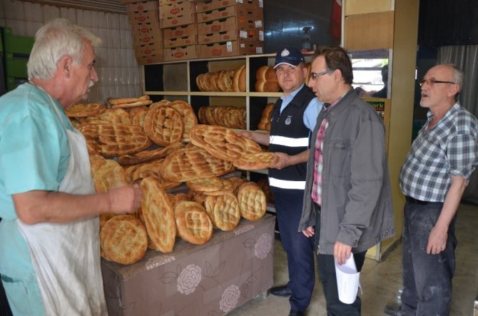 Kütahya'nın Emet Belediyesi ramazan dolayısıyla fırınları denetledi