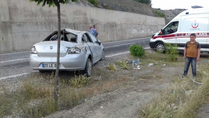 Adıyaman'ın Gölbaşı Malatya karayolunda Otomobil takla attı: 4 Yaralı