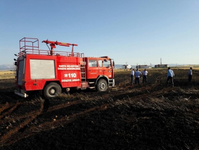 15 Dönümlük ekin alanı küle döndü
