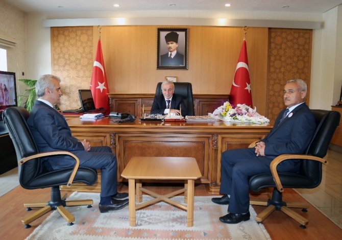 Yöneticilerinden Vali Kamçı’ya Ziyaret