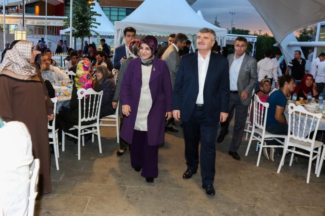 Konya Meram ailesi iftarda buluştu