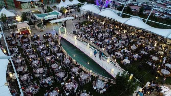 Konya Meram ailesi iftarda buluştu