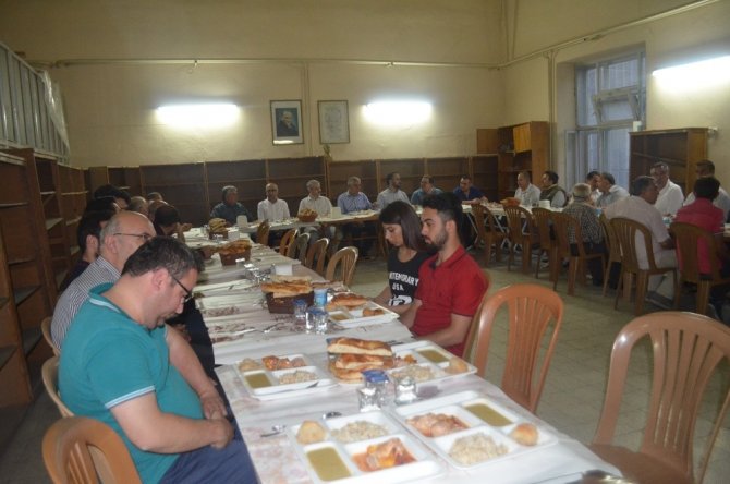 Salihli Kula protokolü, STSO’nun iftar programına katıldı