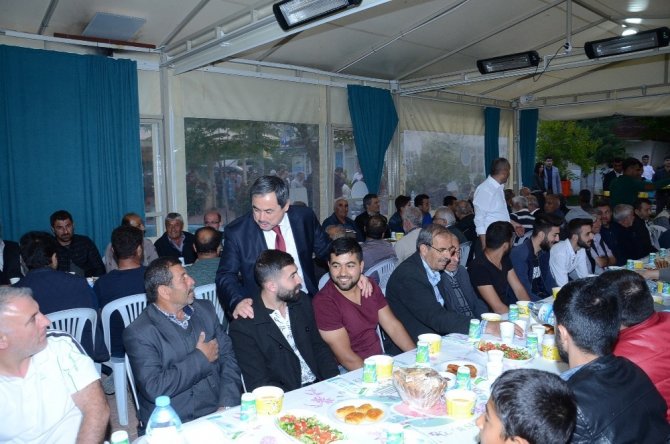 Darendeli esnaflar iftarda buluştu.