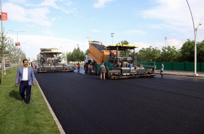 Diyarbakır Büyükşehir Belediye Başkanı Atilla çalışmaları denetledi