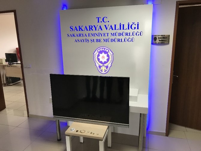 Sakarya'da Çaldığı televizyonla kaçarken yakalandı