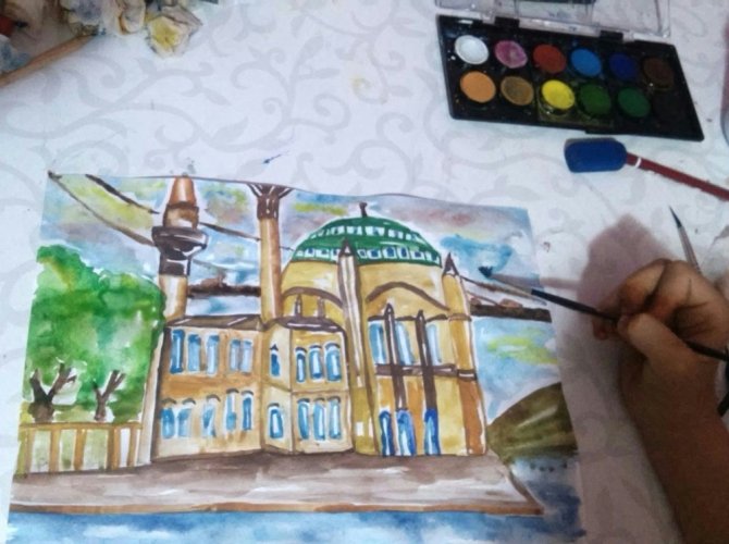 Urfa'da İlkokul öğrencisi resim sergisi açtı