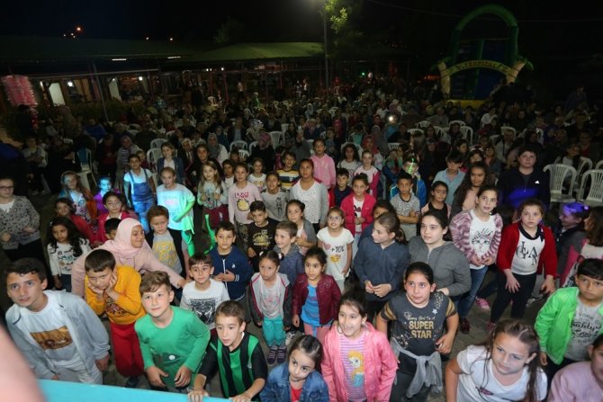 Adapazarı' ndaRamazan şenlikleri çocukları mutlu etti