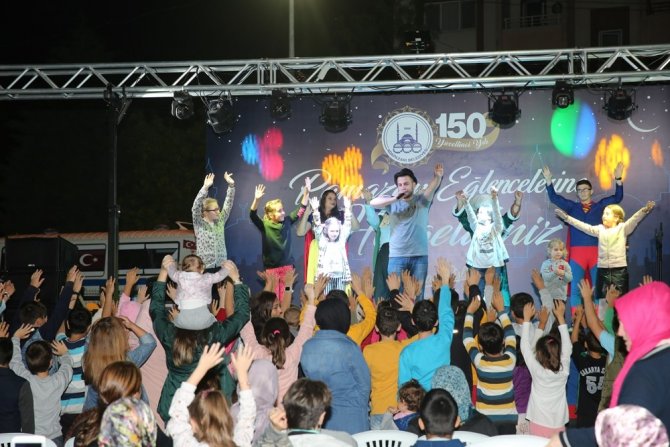 Adapazarı' ndaRamazan şenlikleri çocukları mutlu etti