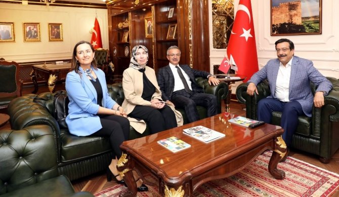 Gebze’den Diyarbakır Büyükşehir Belediye Başkanı Atilla’ya ziyaret