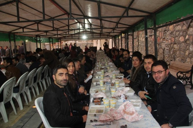 Van Başkale Belediyesinden iftar yemeği