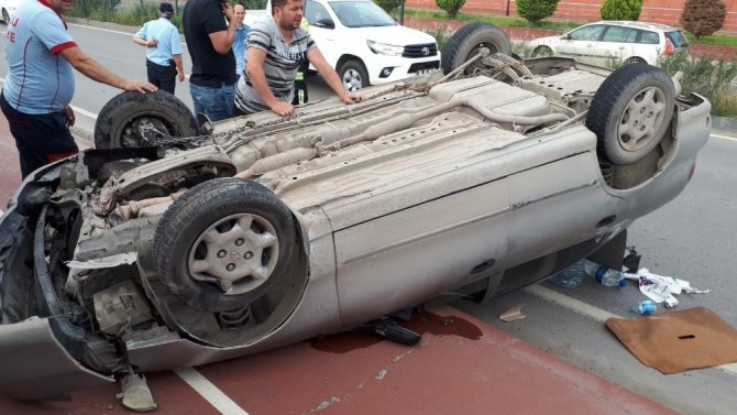 Zonguldak'ta takla atan otomobilden burnu bile kanamadan çıktı