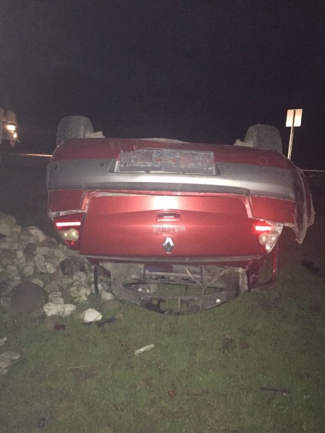 Otomobil takla attı:2 yaralı var