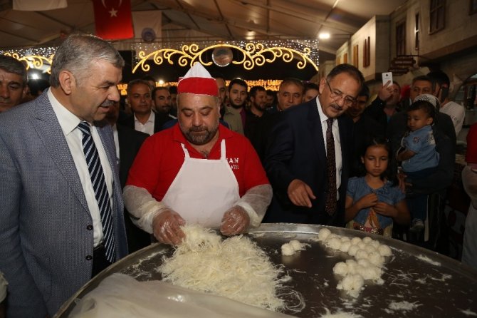 Ramazan Sokağı’na büyük ilgi.