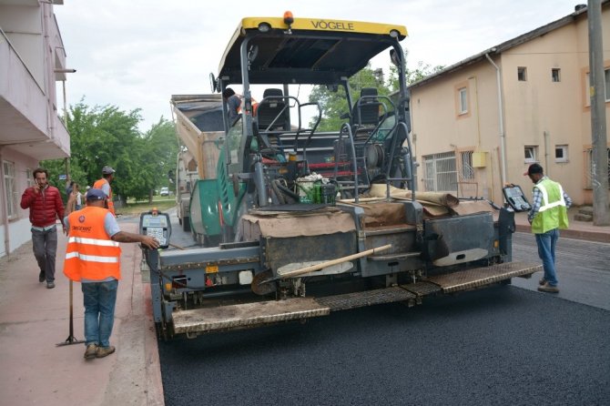 Kartepe’de asfalt çalışmaları tüm hızıyla devam ediyor
