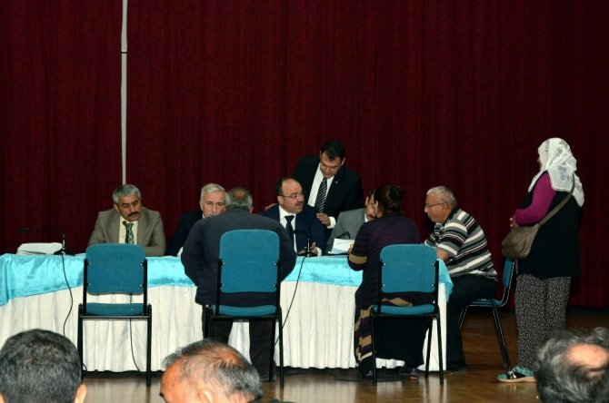 Kayseri Valisi Kamçı vatandaşlarla buluştu