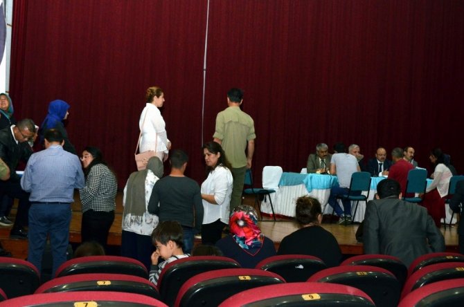 Kayseri Valisi Kamçı vatandaşlarla buluştu