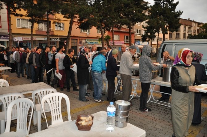 Kütahya'da hayırsever iş adamından iftar