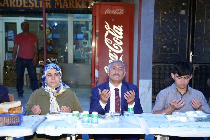 Niğde’de Mahalle İftarları tüm hızıyla devam ediyor