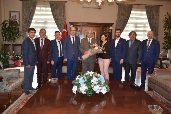 Manisa Valisi Güvençer misafirlerini ağırladı