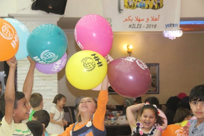 Kilis'te Suriyeli yetim çocuklara iftar verildi