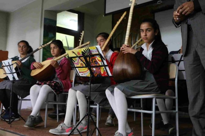 Muş Varto’da yılsonu sergisi
