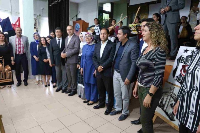 Muş Varto’da yılsonu sergisi