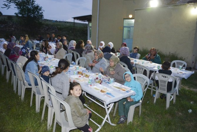Seyitgazi’de iftar coşkusu tüm hızıyla devam ediyor