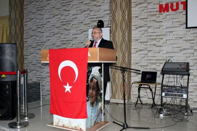 Arifiye protokolü iftarda buluştu.