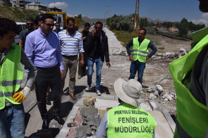 Van'ın İpekyolu Belediyesi yol çalışmalarına başladı