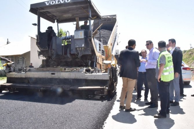 Van'ın İpekyolu Belediyesi yol çalışmalarına başladı