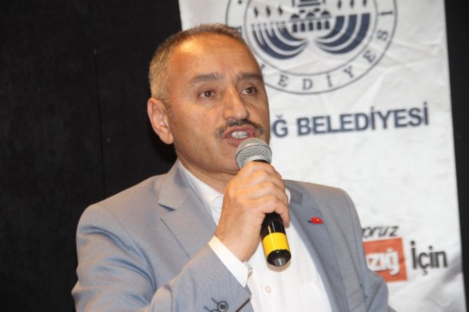 Elazığ’da münazara yarışmasında İmam Efendi Kız Anadolu Lisesi birinci oldu.