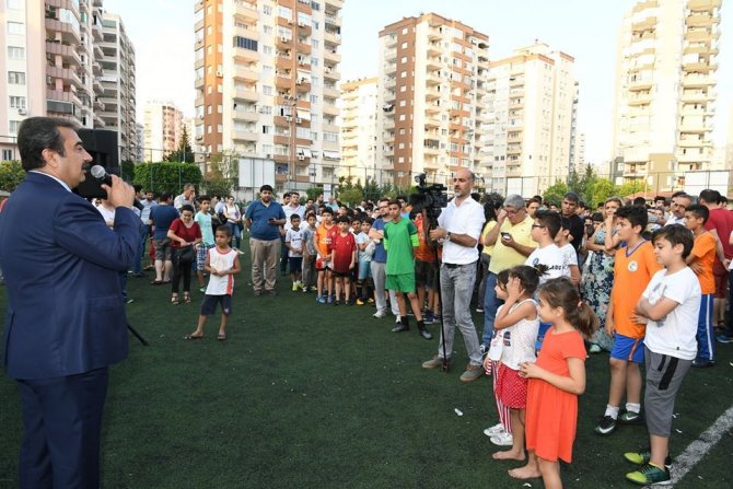 Çukurova Belediyesi Ücretsiz Futbol Yaz Okulu açtı