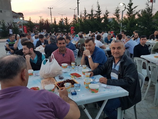 Eğitim Bir-Sen Temsilciliğinden iftar yemeği