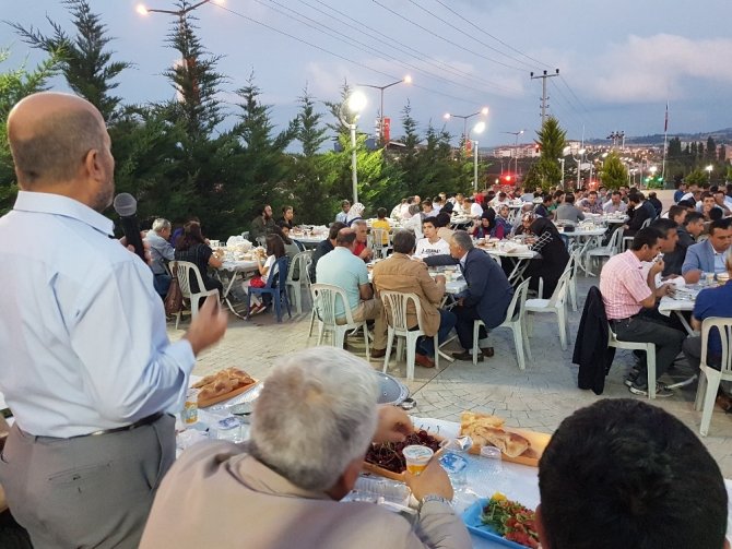 Eğitim Bir-Sen Temsilciliğinden iftar yemeği