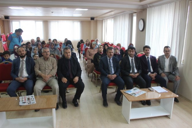 Kütahya'da 24 kadın çiftçi eğitim programı sonrası sertifikalarını aldılar