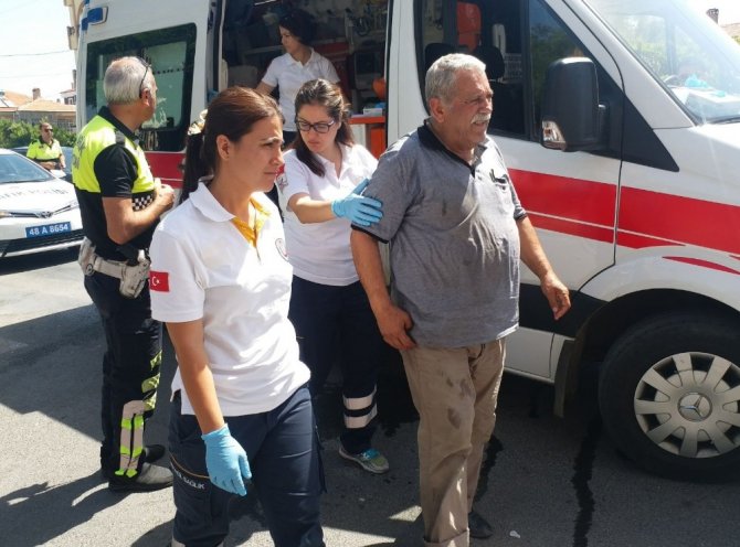 Muğla'da motosiklet 64 yaşındaki yayaya çarptı