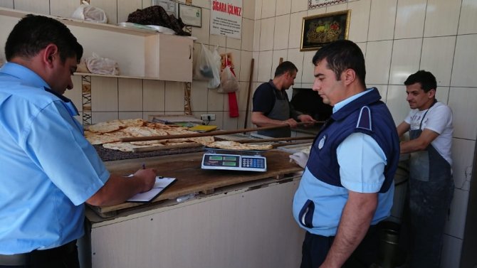 Zabıta fırın ve unlu mamul imalathanelerinde denetim gerçekleştirdi.