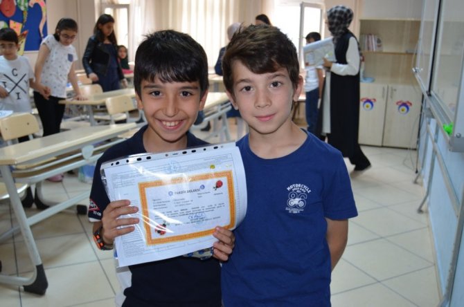 Artvin’de 26 bin öğrenci karne heyecanı yaşadı