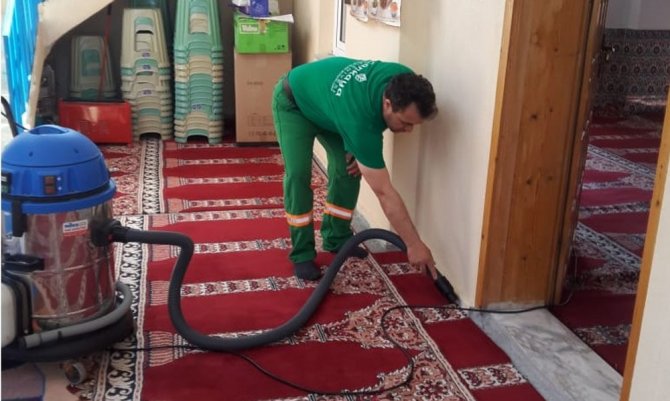 Camiler bayrama hazır