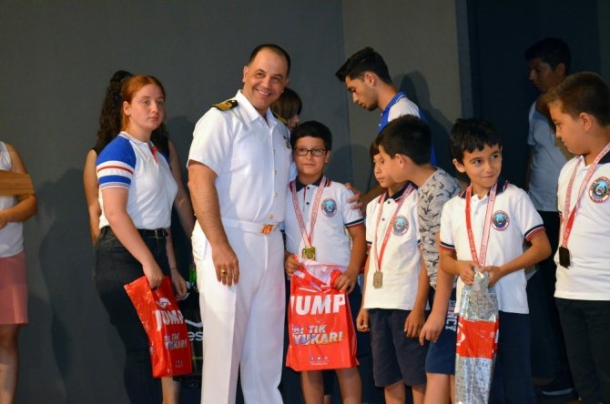 Didim’de başarılı öğrenciler ödüllendirildi.
