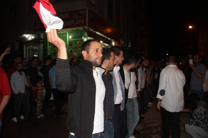 Elazığ’da davullu klarnetli sahur halayı