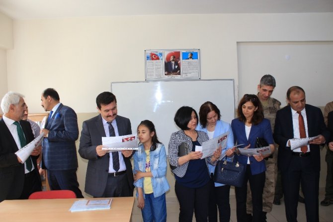 Erzincan’da öğrenciler karne heyecanı yaşadı