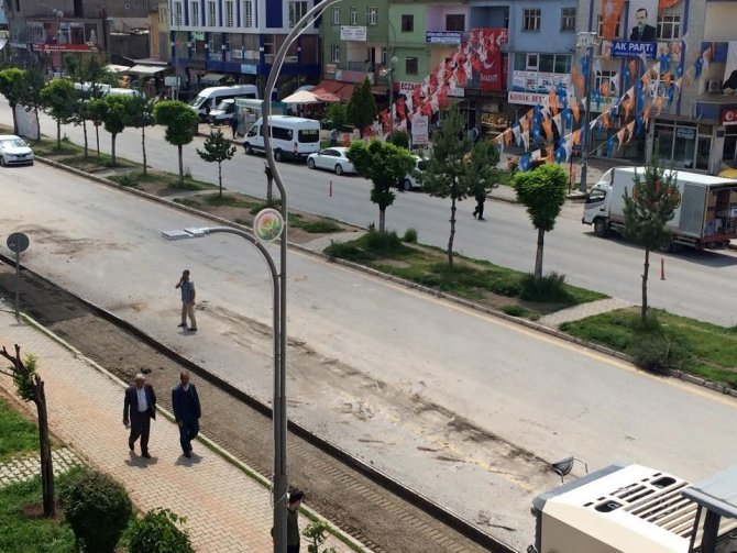 Güroymak’ta yol yapım çalışması