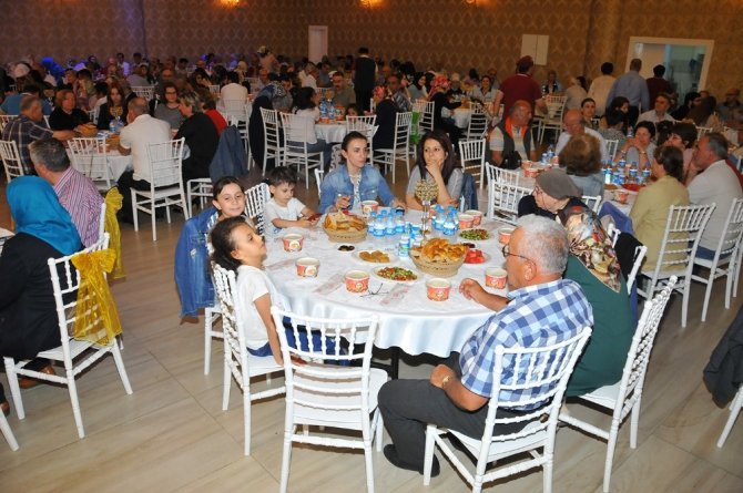 Ladikliler iftarda buluştu
