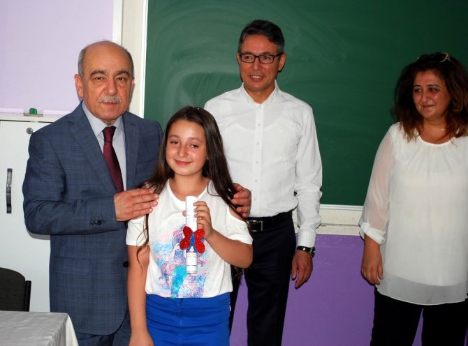 Öğrenciler karneleri alarak yaz tatiline başladı